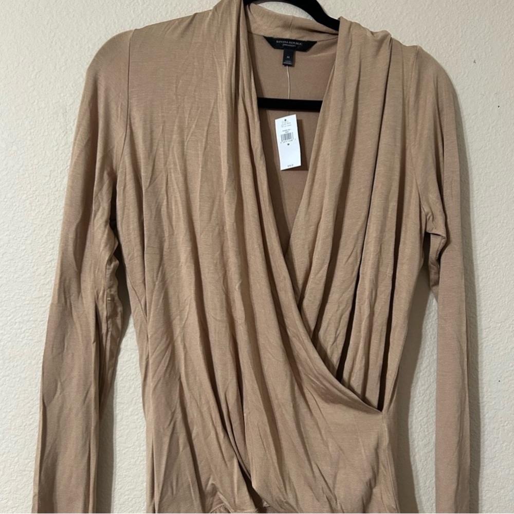 NWT Banana Republic Medium Tan Flowy Blouse